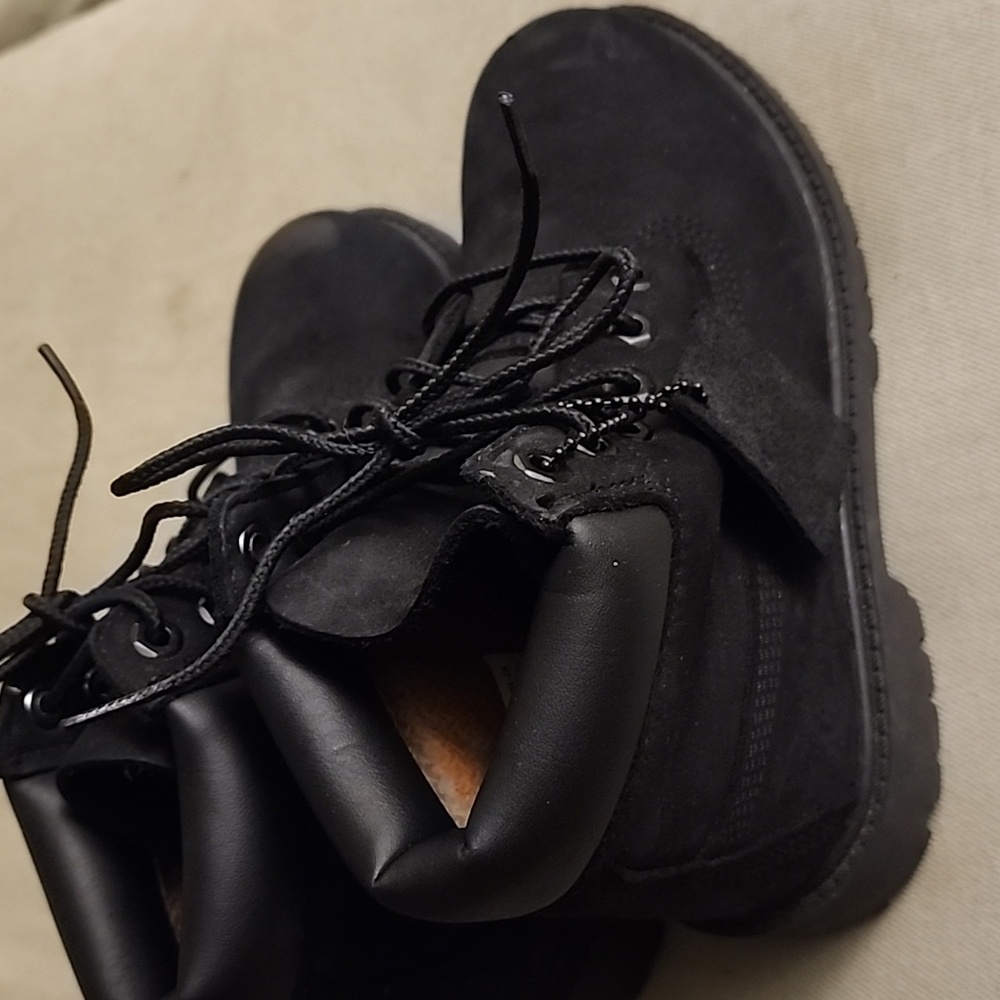 Timberland Waterproof 6" Boots Boys' Grade School gently used